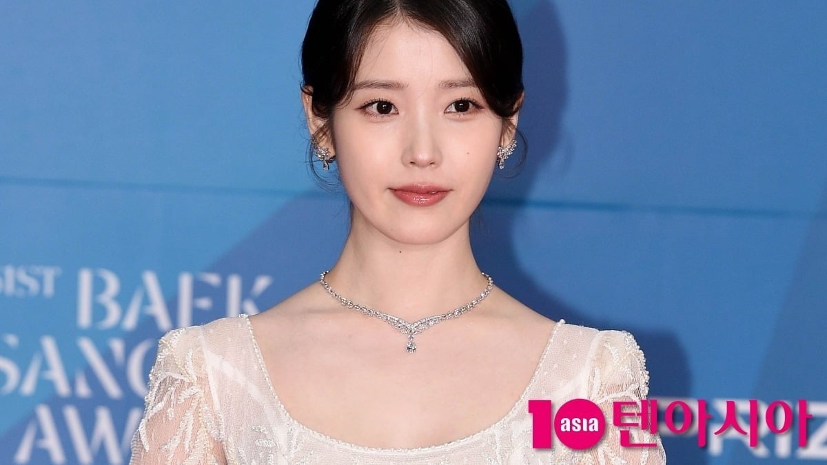 아이유가 나문희, 김영옥과의 따뜻한 인연을 보여줬다. / 사진=텐아시아DB