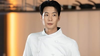 서현진 이어 안효섭까지 만난 남배우 대체 누구길래…장률, '파이널' 포스터 비하인드 공개