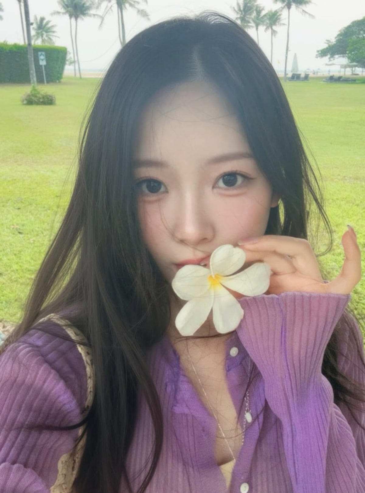 박성광의 아내 이솔이가 카메라를 바라보고 있다. / 사진=이솔이 SNS