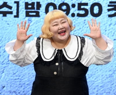 홍윤화. 40kg 감량 부작용 고백…영양 불균형 증세 "트럭에 경차 기름 넣지 말라고" ('미우새')