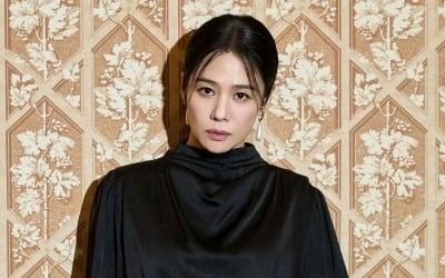 "숫자 싫어" 김현주, '내년 50살'에 이 미모 가능한가…"손 안 대는 게 답" [인터뷰②]