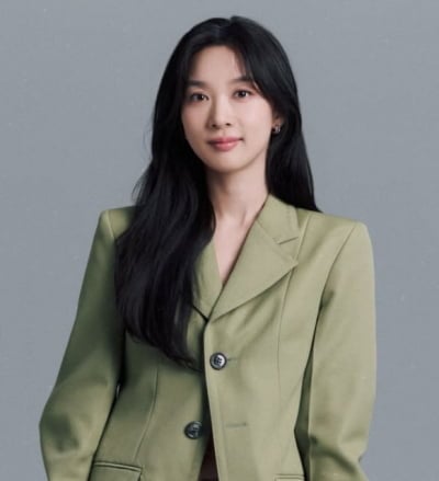 '교통사고로 작품 하차' 이청아, 재활 치료 들어갔다…오랜만에 전한 근황