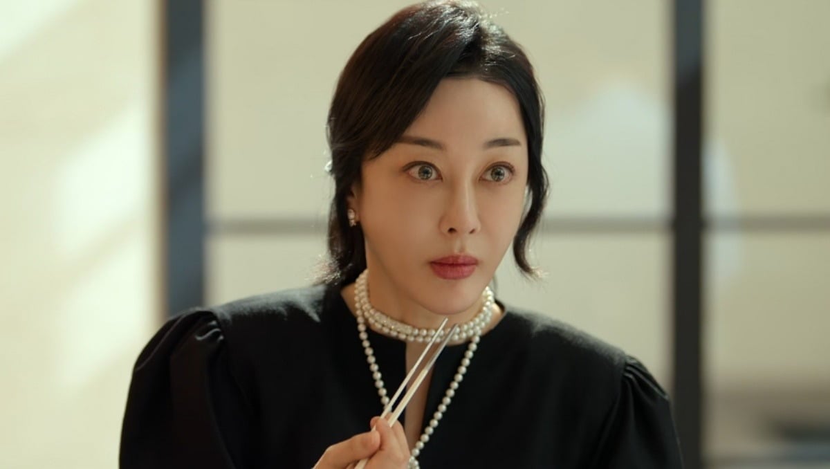 김혜은이 '나를 충전해줘'에서 수단과 방법을 가리지 않는 인물을 연기했다. / 사진제공=넷플릭스