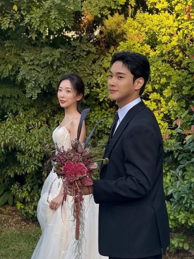 '나솔' 또 결혼 커플 탄생했다…23기 영숙♥27기 상철, 웨딩 사진 공개