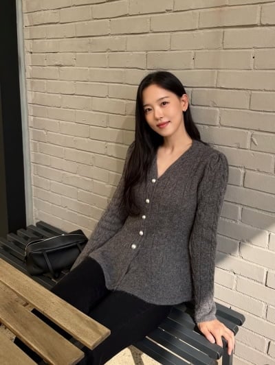 강한나, 가을 여신이 따로 없네…'37세' 안 믿기는 동안 미모에 늘씬한 비율