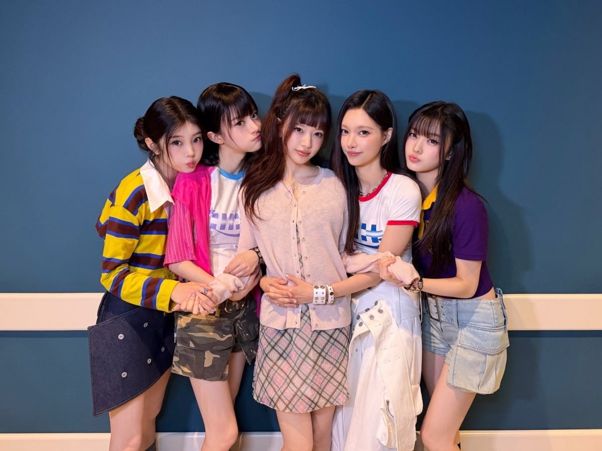 그룹 아일릿의 콘서트를 관람하러 온 모카. / 사진=아일릿 공식 X 캡처