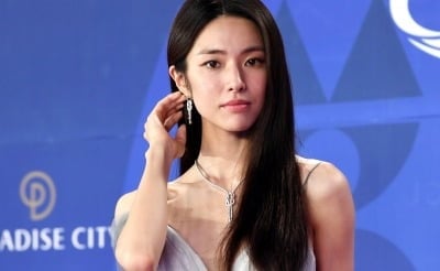 '증조부 친일 논란' 하영 차기작, 결국 편성표서 빠졌다…이제훈만 날벼락 [TEN이슈]
