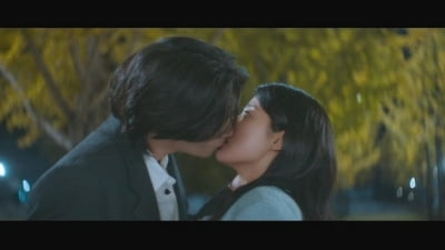 '19금' 섹스토이에 종갓집 장녀 소재까지 내세우더니…남지현♥김재영 '내떨수' 티빙 2위 안착