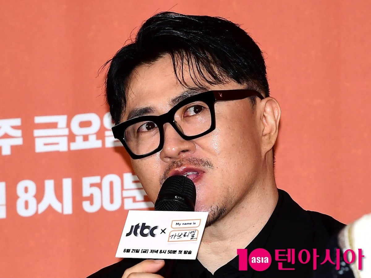 데프콘이 공식 행사에 참석해 말을 하고 있다. / 사진=텐아시아DB