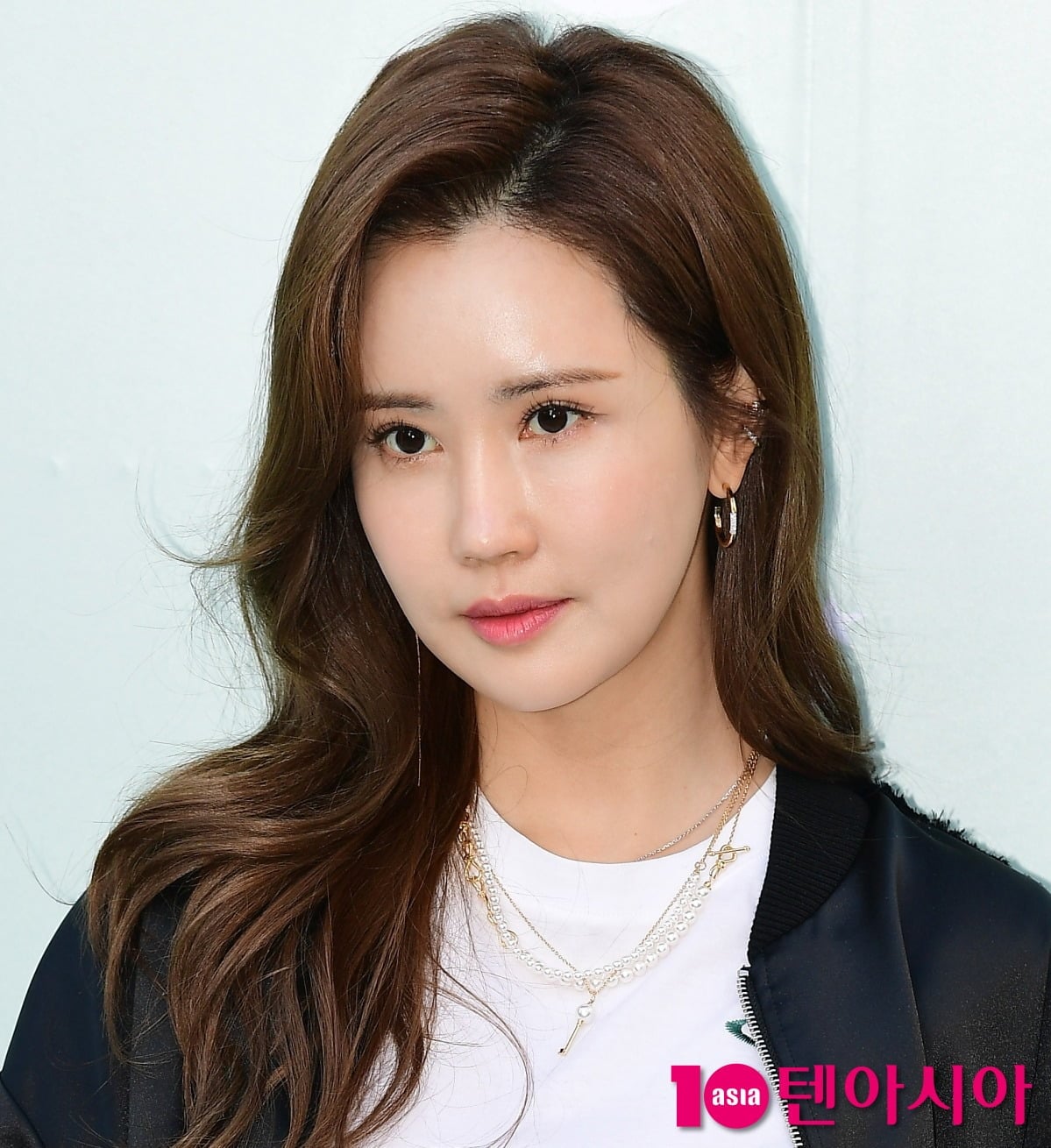 출산을 한 달 앞둔 배우 이다해가 중국에서 또 한 번 수백억원대 매출을 기록한 라이브커머스 방송에 참여했다.  / 사진=텐아시아 DB