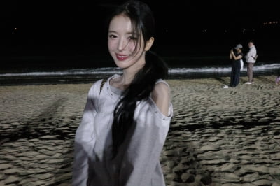 '25세' 노정의, 부산 바다 달군 미모…살아 있는 인형 비주얼