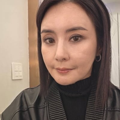 최정윤, '5살 연하'와 재혼 하더니 컬러렌즈도 찰떡…확 달라진 눈빛에 시선집중