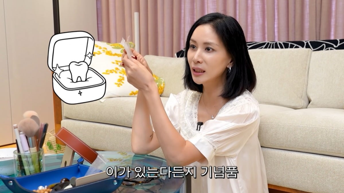  고소영이 보관 중인 자녀들의 유치를 소개했다. / 사진='고소영' 유튜브 캡처