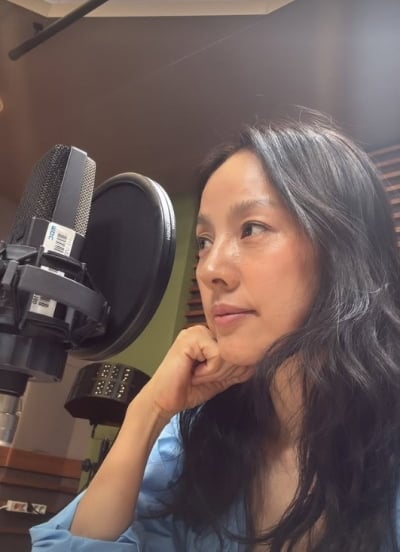 혹시 실수?…이효리, 수강생들만 소개하던 요가 계정에 '본업 사진' 업로드