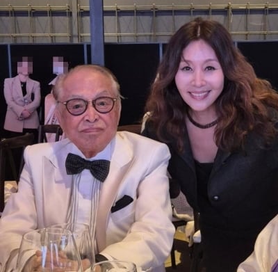 '데뷔 45년' 최명길, 엄청난 마당발이네…'케데헌' 이재 외조부와 찰칵