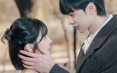 '유일무이' 조이, 취준생 됐는데…톱스타와 뜻밖의 로맨스