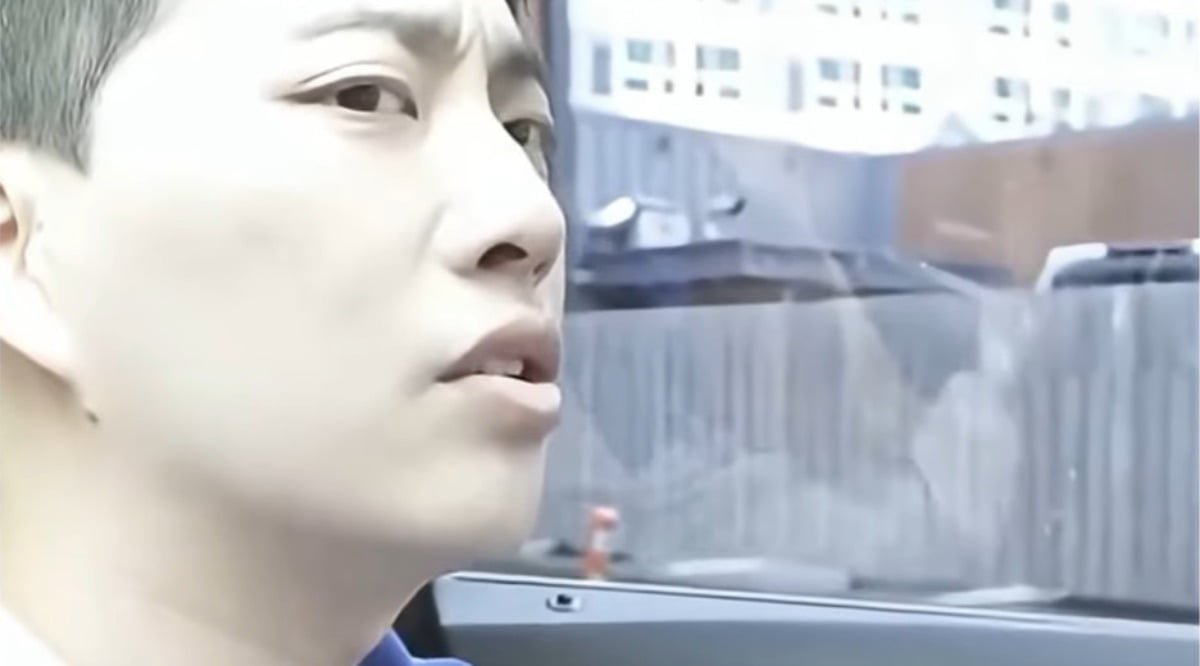 유튜버 박위가 드라이브 스루 이용 중 분노를 표출하고 있다. / 사진=온라인 커뮤니티