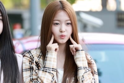 '이수만 걸그룹' 아이찡, 부모 '7억 빚' 논란에…中 팬들 "대신 갚아주자"