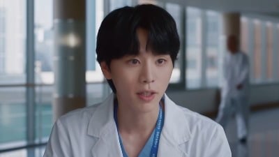 김지원 업고 존재감 터졌다…'닥터X' 인턴 김우석, 2주 연속 검색 키워드 1위