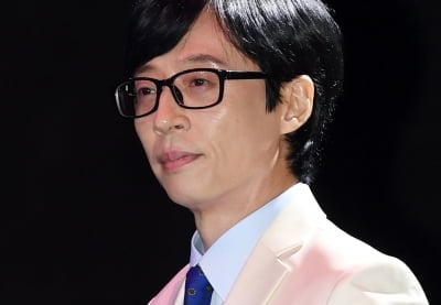 유재석, 참다못해 분노했다…싸대기까지 날려 "5만 원 내고 뭘 그렇게 사겠다는 거야?" ('놀뭐')