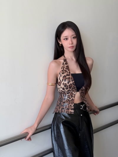 '33세' 지연, 호피 의상에 과감한 허리 노출…이혼 후 더 성숙해졌네