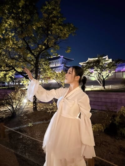 '40세' 송가인, 경복궁에 뜬 '순백의 여신'…한복이 이렇게 잘 어울리다니