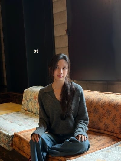 '30세' 문가영, 내추럴한 셔츠 차림도 매혹적이야…잘록한 허리 라인 시선 집중