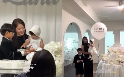 이시영, '배아 이식' 딸 호화 돌잔치 열었다…"돌잡이로 마이크 잡아"