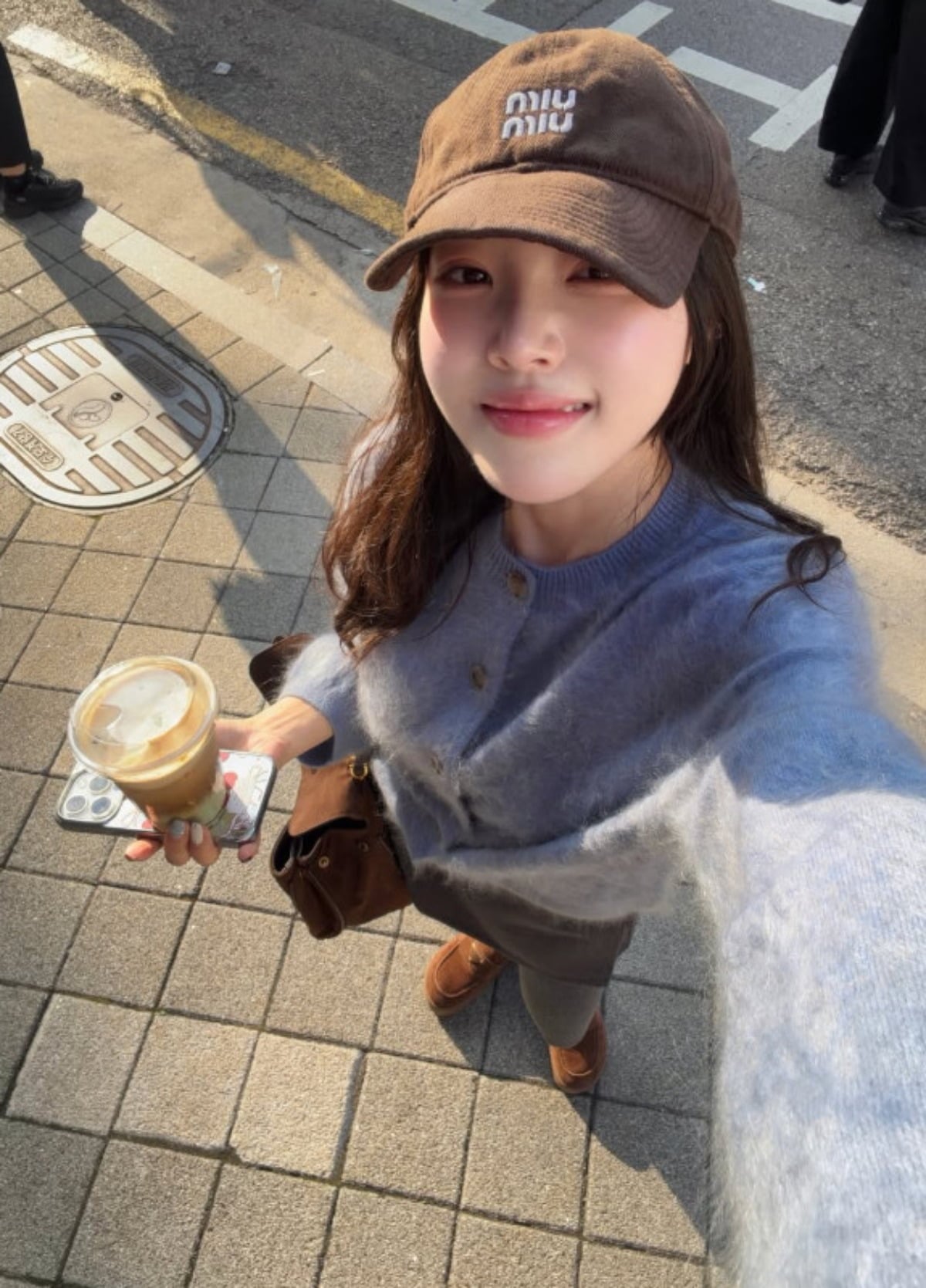 박성광의 아내 이솔이가 카메라를 바라보고 있다. / 사진=이솔이 SNS