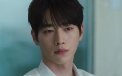 서강준은 빛났다…미모부터 사기인데, 카메라 뒤에서도 돋보인 배려 ('너다연')