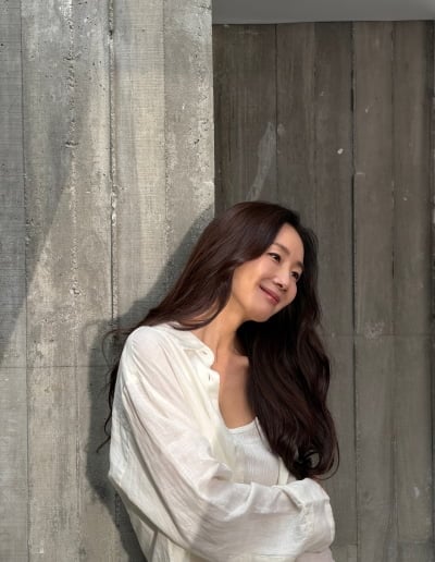 최지우, 영원한 '지우히메'…긴 생머리 휘날리며 미모 과시
