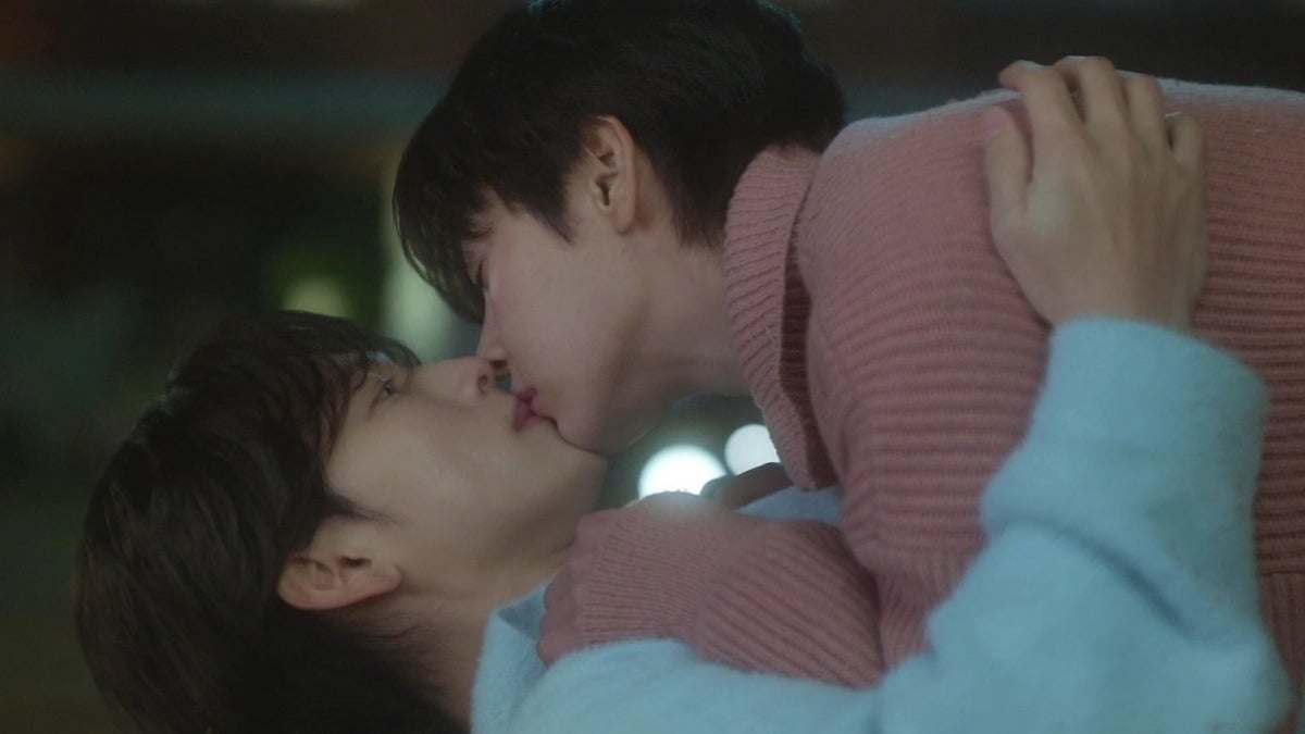 '나의 유죄인간' 임시완과 설인아가 예상치 못한 입맞춤으로 관계의 변화를 예고했다. / 사진제공=tvN