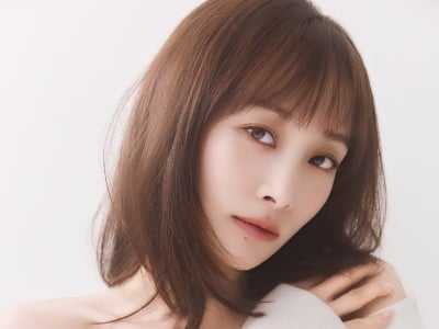 [공식] '35세' 카라 니콜, 19년 만에 드디어 벅찬 소식 전했다…"감동 받고 많이 배워" ('미스틱')