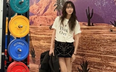 이지아, 48세 맞아?미니스커트 입고 각선미