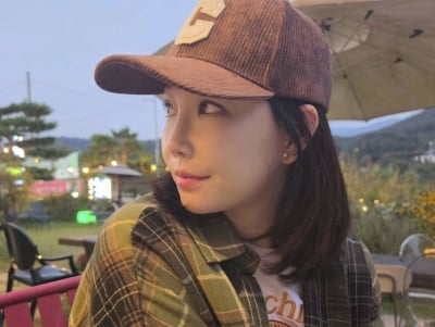 이유리, 모자 눌러써도 못 가리는 미모…'46세' 안 믿기는 초동안 미모
