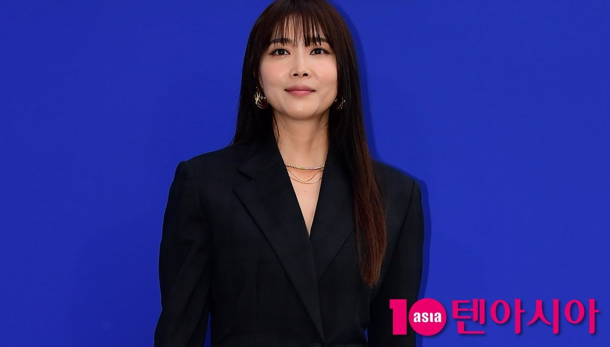 배우 오윤아가 4살 연하 남편과의 재혼 소식을 전한 가운데, 발달장애가 있는 아들 민이의 근황도 공개했다. / 사진=텐아시아 DB
