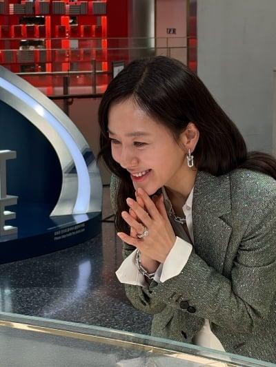 '1300억 남편♥' 박주미, 보석보다 눈부신 미모…환한 미소에 모두가 '심쿵'